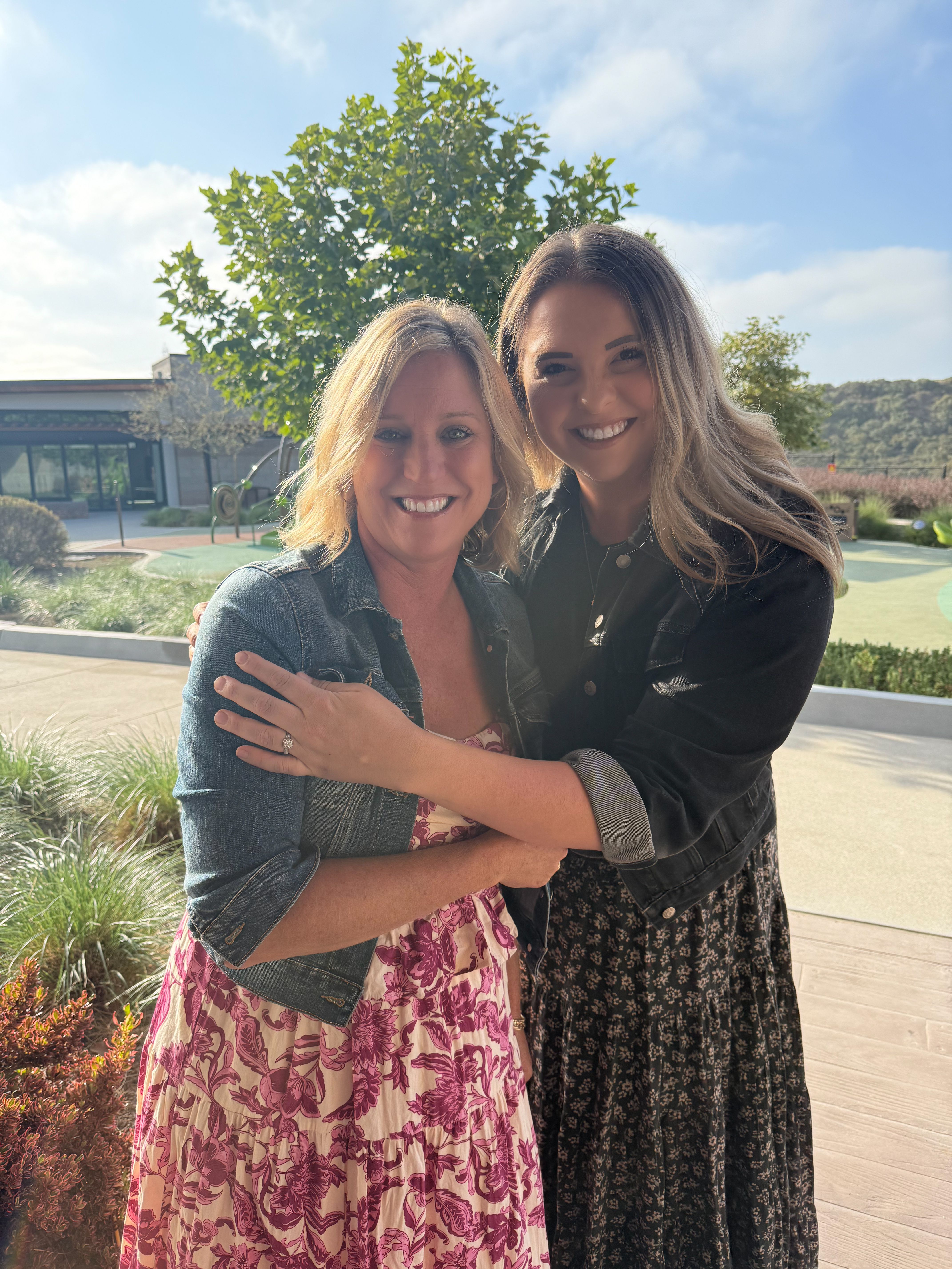 Picture of Mrs. Persidok and Mrs. Homick smiling 